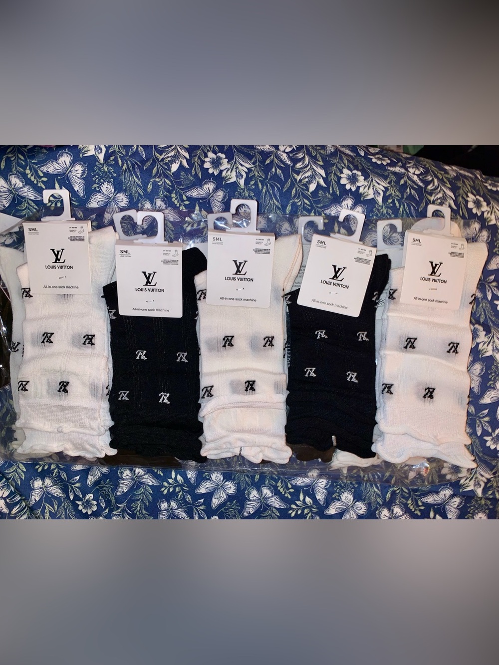 NWT Woman’s thin Crew Socks - Black & White